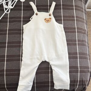 SHEIN Cream Bear Embroidered Kids Overalls